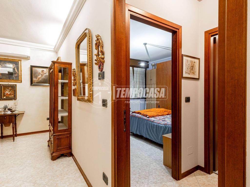 Appartamento a Reggio emilia in Via Cornelio Bentivoglio 1 - Foto 2