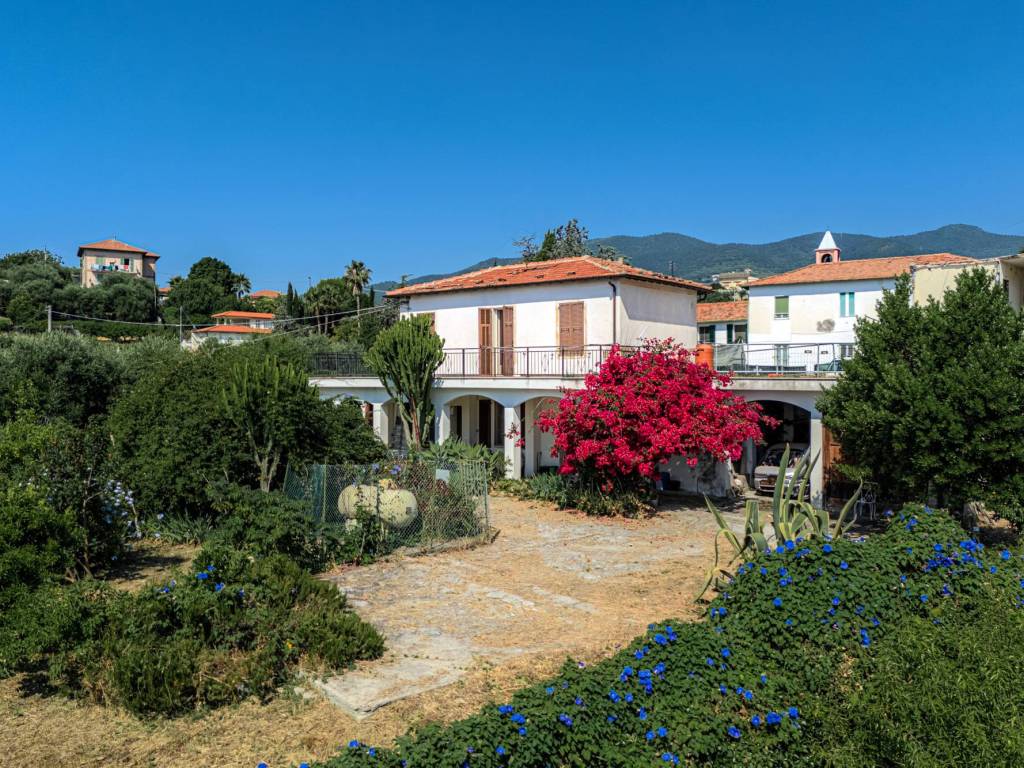 Villa a Sanremo in Strada Senatore Ernesto Marsaglia, 136 - Foto 2
