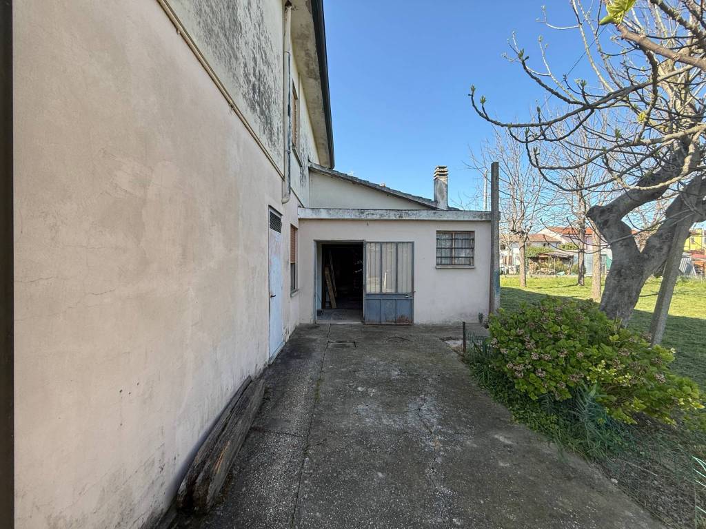 Villa a Ceregnano in Via Giosuè Carducci, 2605 - Foto 2