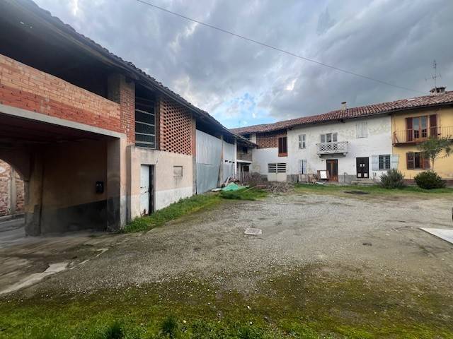 Rustico / casale a Montiglio monferrato in Via Generale Guasco, 72 - Foto 2