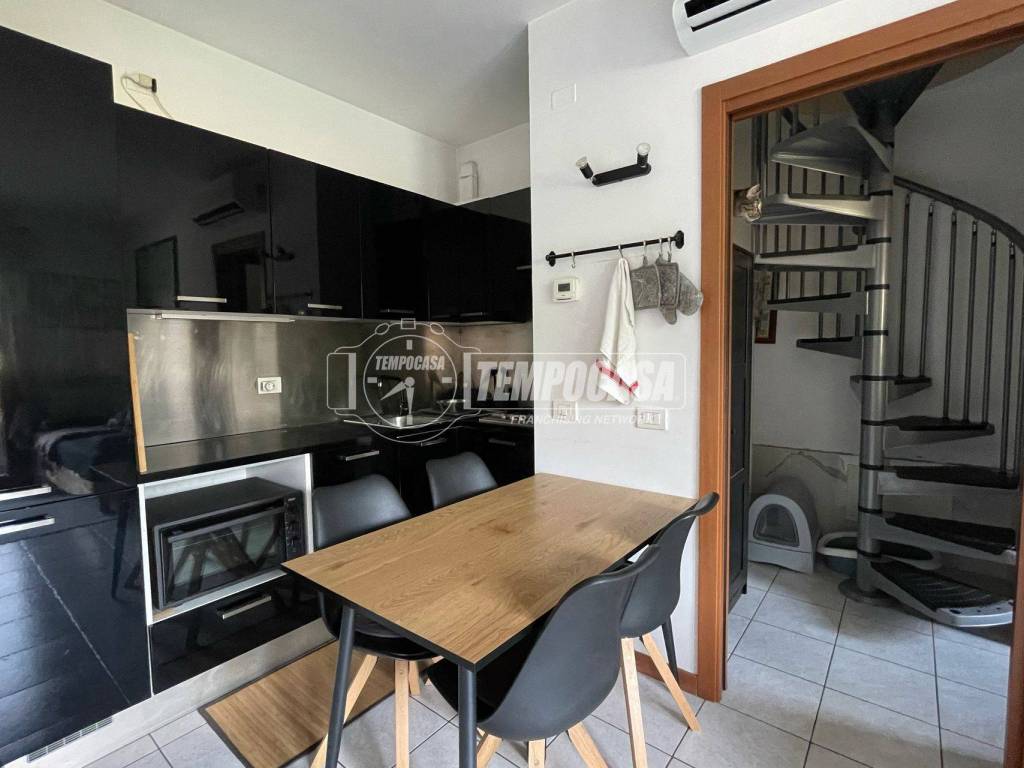Appartamento a Calco in Via Privata dei Pini 14 - Foto 5