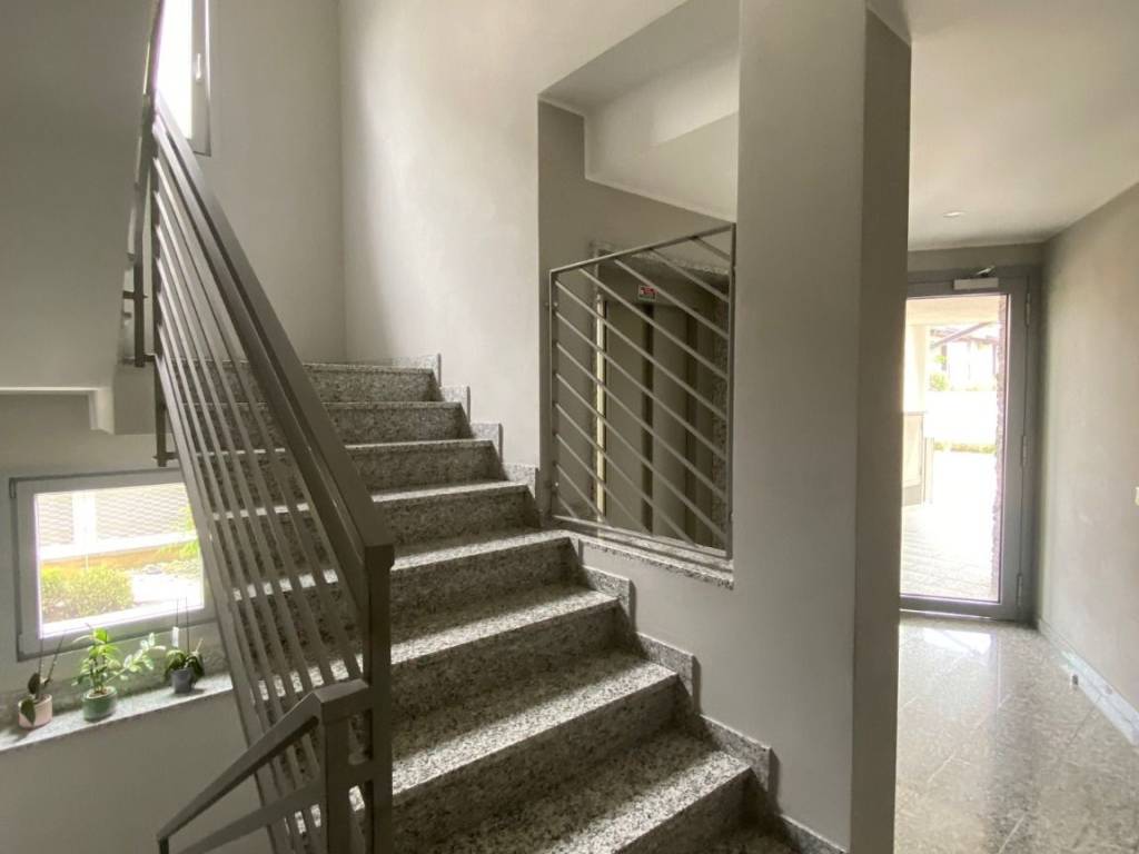 Appartamento a Cabiate in Via Vittorio Alfieri, 13 - Foto 2