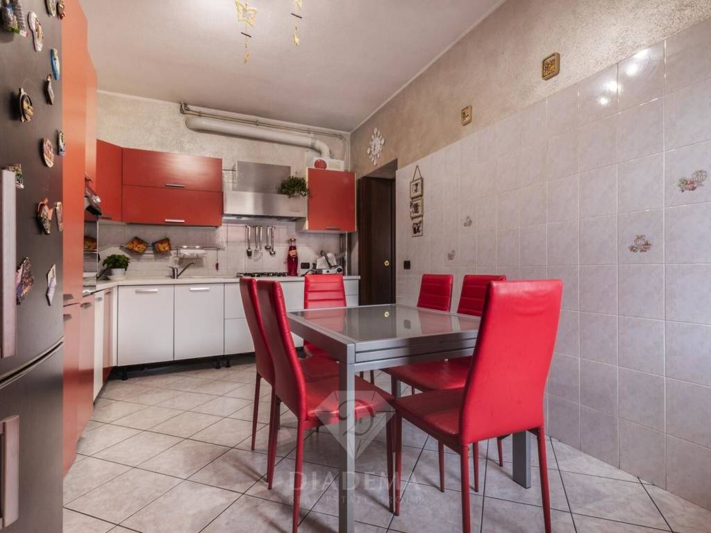 Appartamento a Jerago con orago in Via Garibaldi, 19 - Foto 2