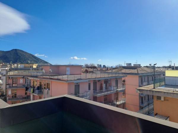 Appartamento a Salerno in Via Emanuele Nuzzo, 6 - Foto 2