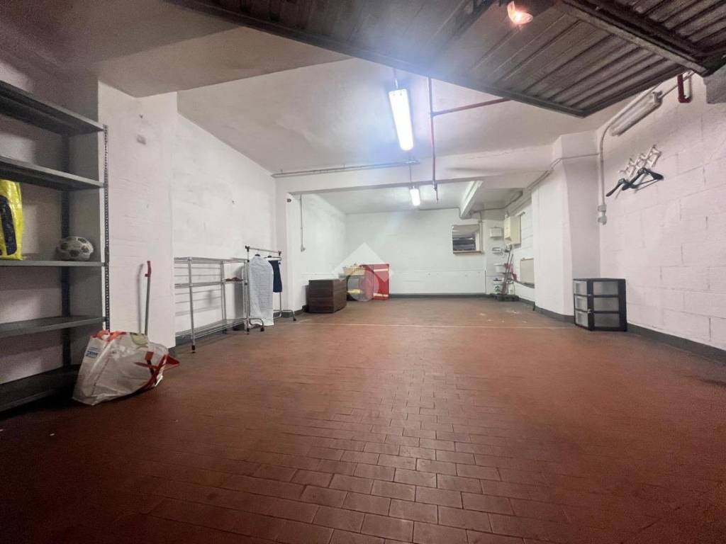 Box / garage a Genova in Via Leonardo Montaldo - Foto 4