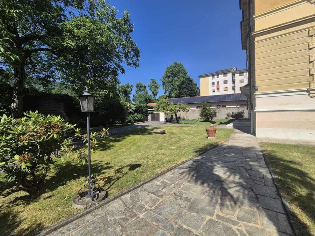 Villa a Borgosesia in Largo Giuseppe Magni - Foto 4