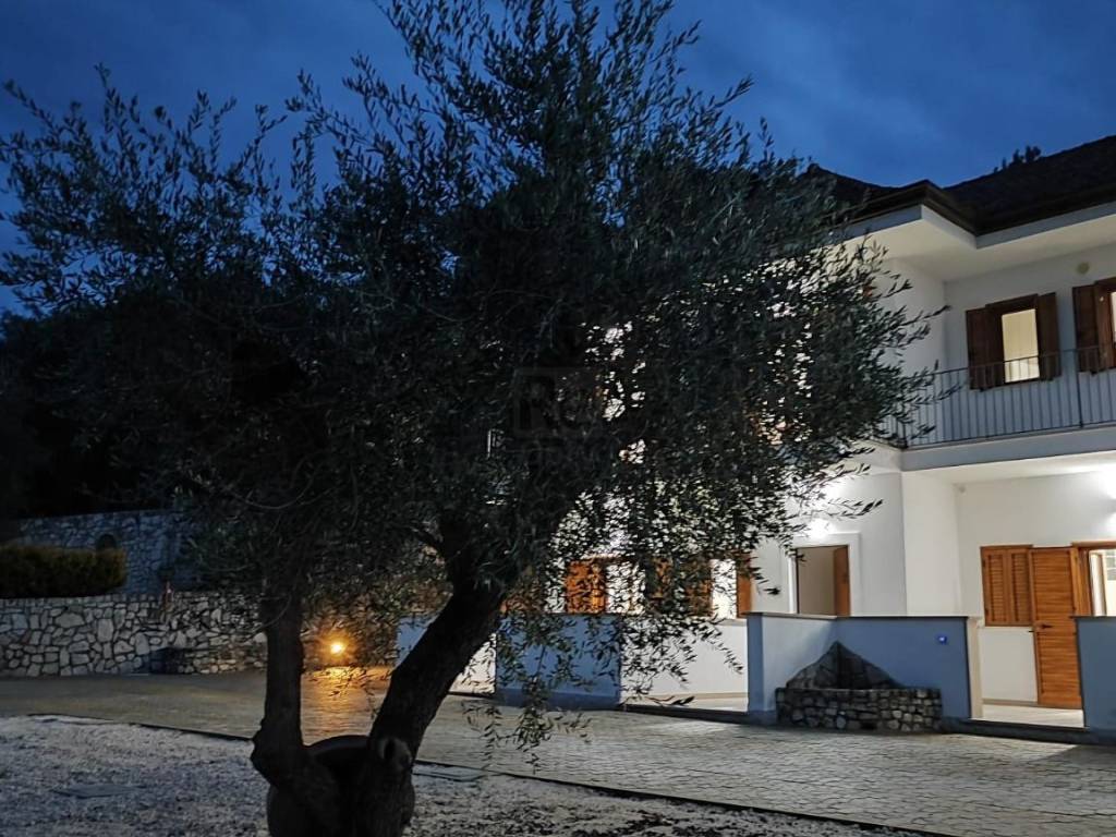 Villa a Rodi garganico in Strada Comunale Petrarca - Foto 4
