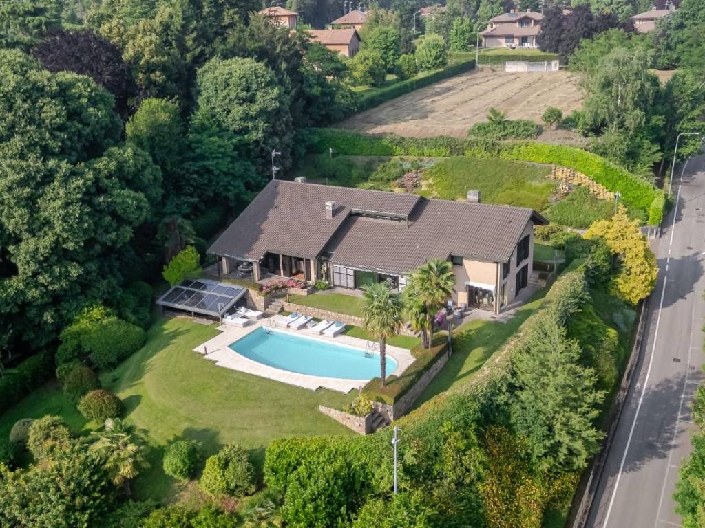 Villa a Tradate in Via Francesco Inzoli, 9 - Foto 4