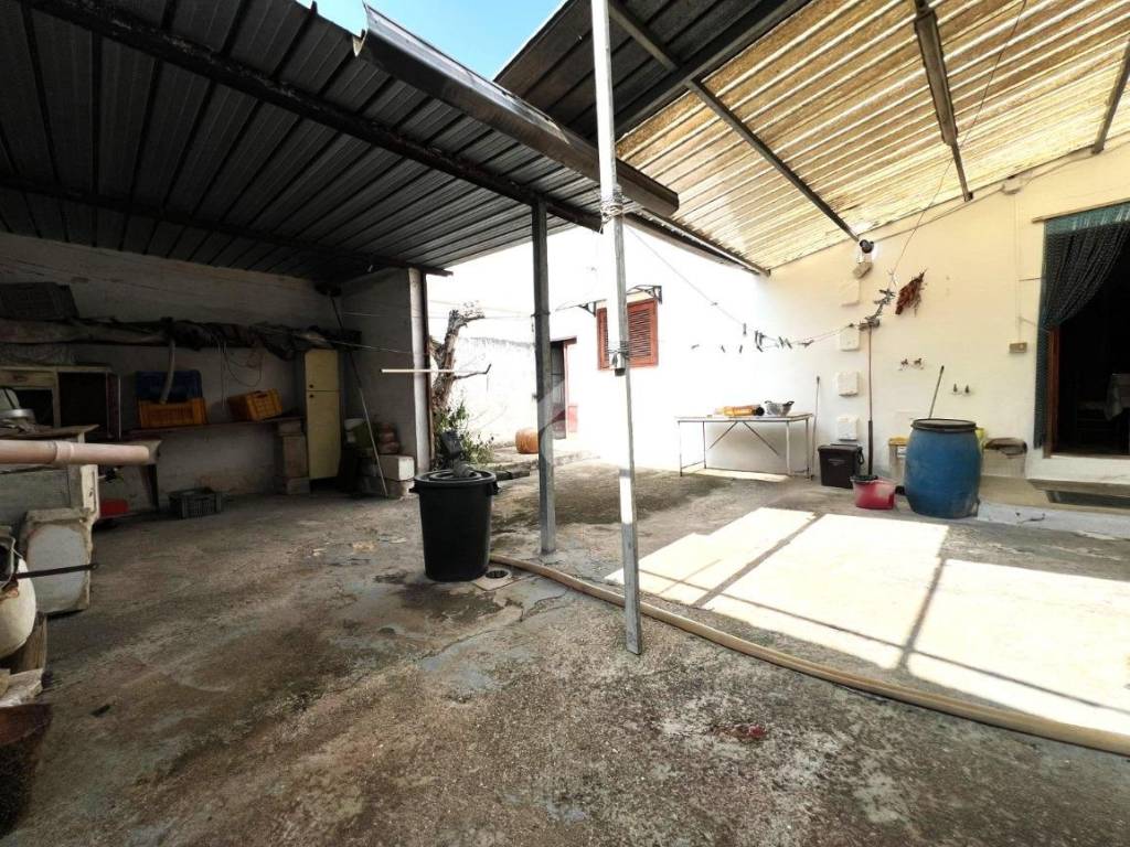 Casa indipendente a Mesagne in Via Guarini Ferruccio, 43 - Foto 4
