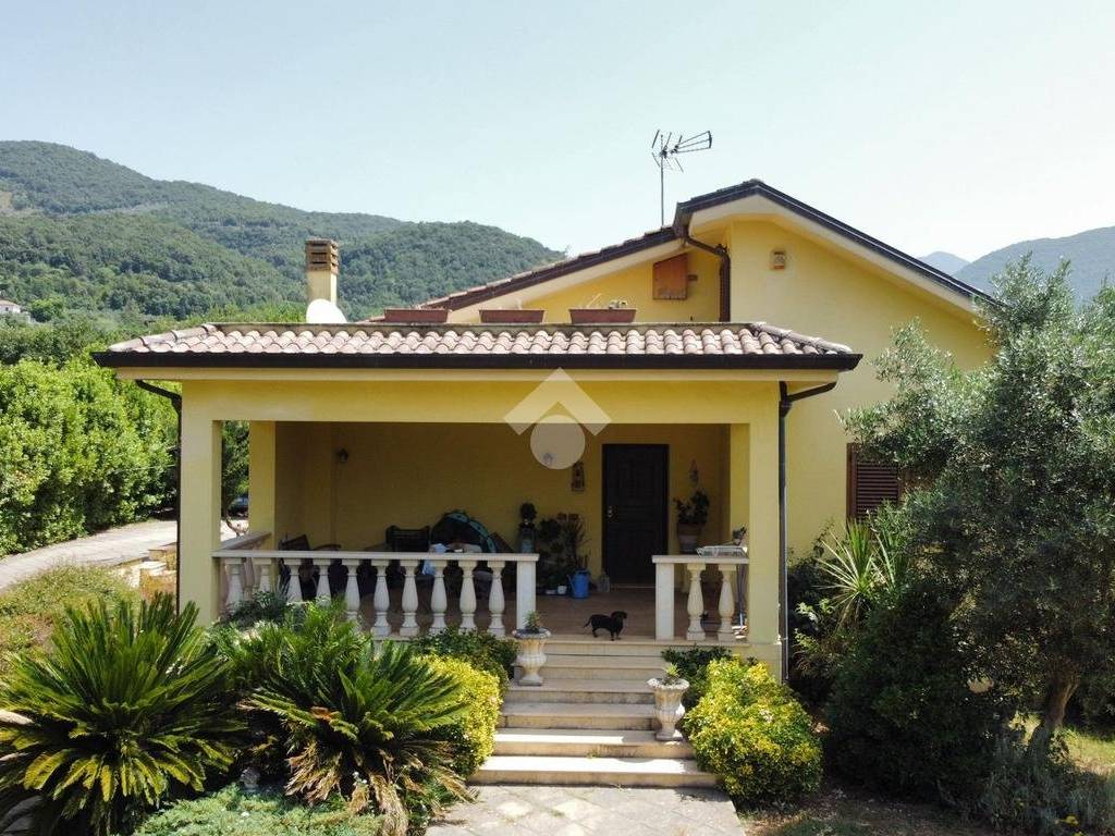 Villa a Sant'elia fiumerapido in Via Vicenne, 574 - Foto 2