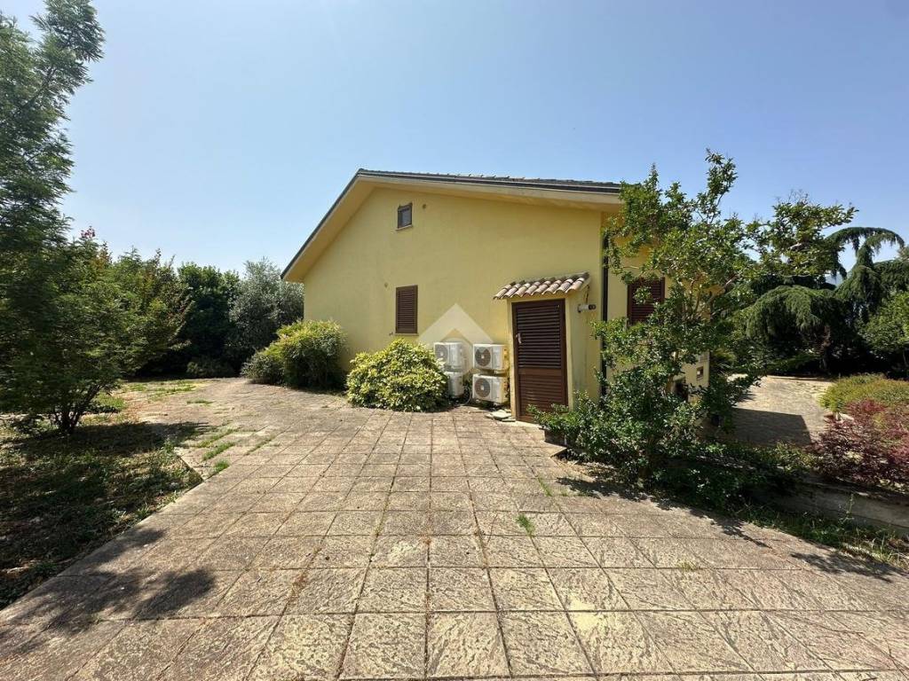 Villa a Sant'elia fiumerapido in Via Vicenne, 574 - Foto 4