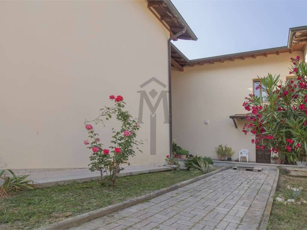 Appartamento a Viano in M.R. BERTOLINI, 2/3 - Foto 2