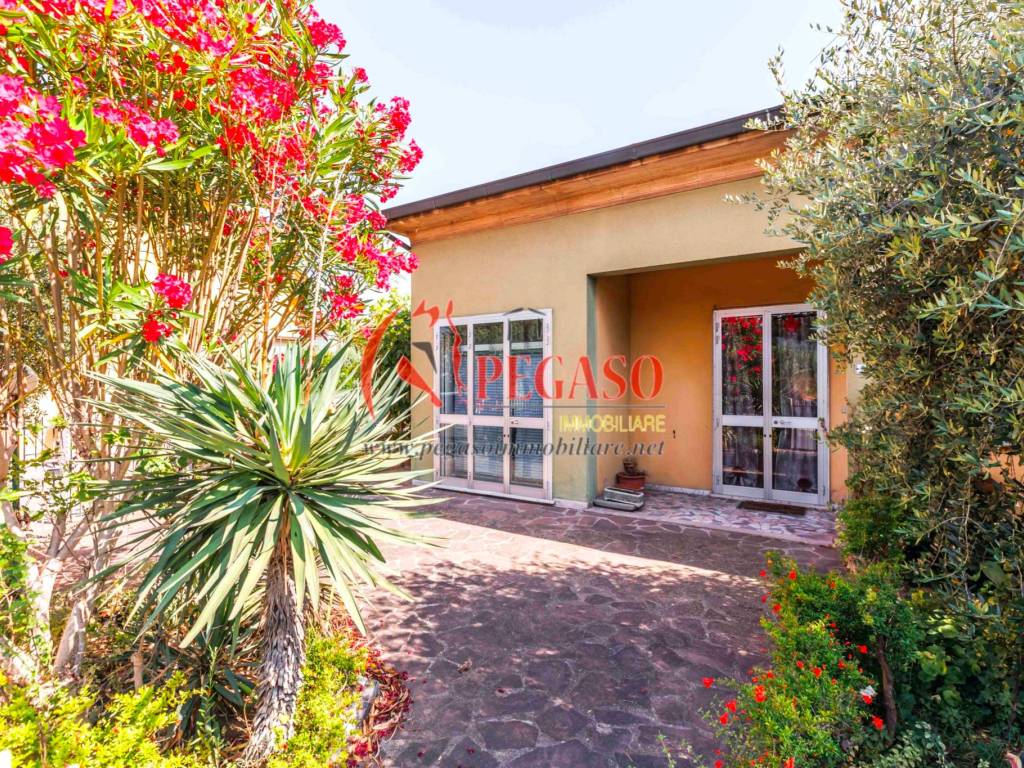 Villa a Montecatini-terme in Via Aosta, 9 - Foto 3