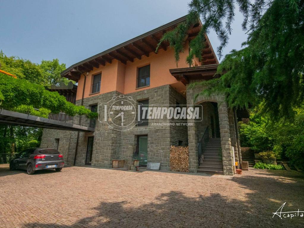 Villa a Quattro castella in Via C Cavour - Foto 2