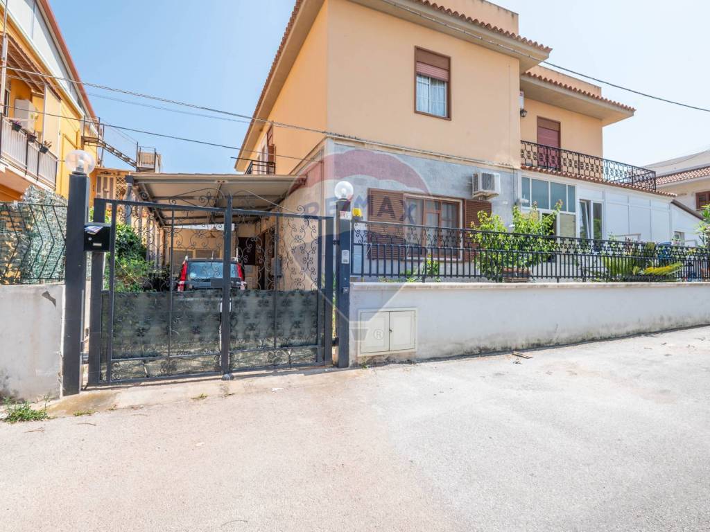 Casa indipendente a Siracusa in VIA NISCEMI, 13 - Foto 2