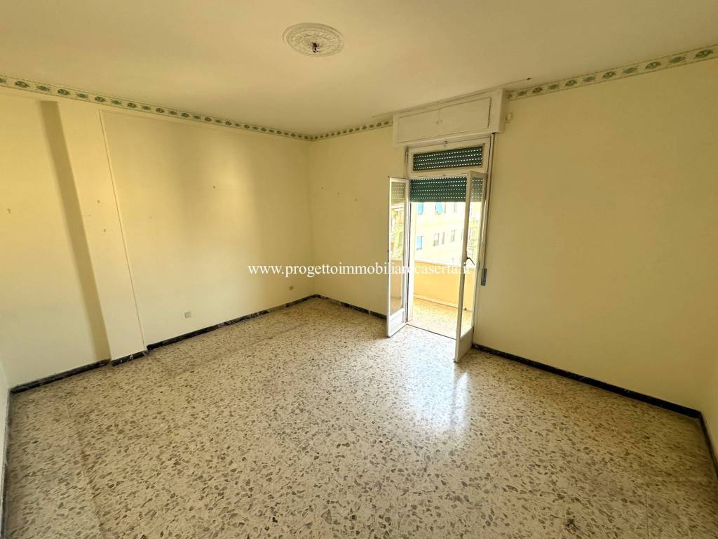 Appartamento a Caserta in Via Giulio Antonio Acquaviva - Foto 2