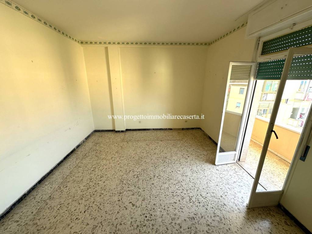 Appartamento a Caserta in Via Giulio Antonio Acquaviva - Foto 3
