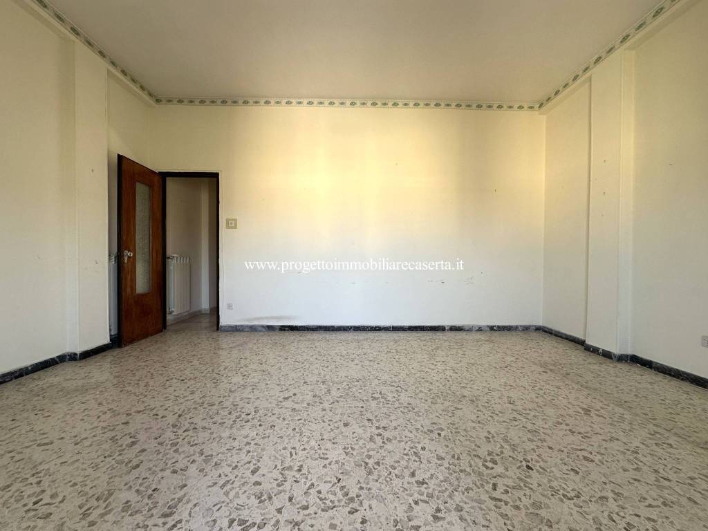 Appartamento a Caserta in Via Giulio Antonio Acquaviva - Foto 5