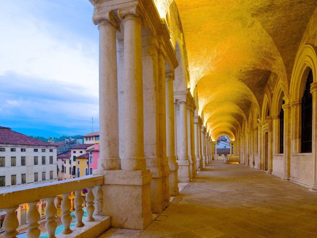 Appartamento a Vicenza in Contrà Chiesa Santa Corona - Foto 3