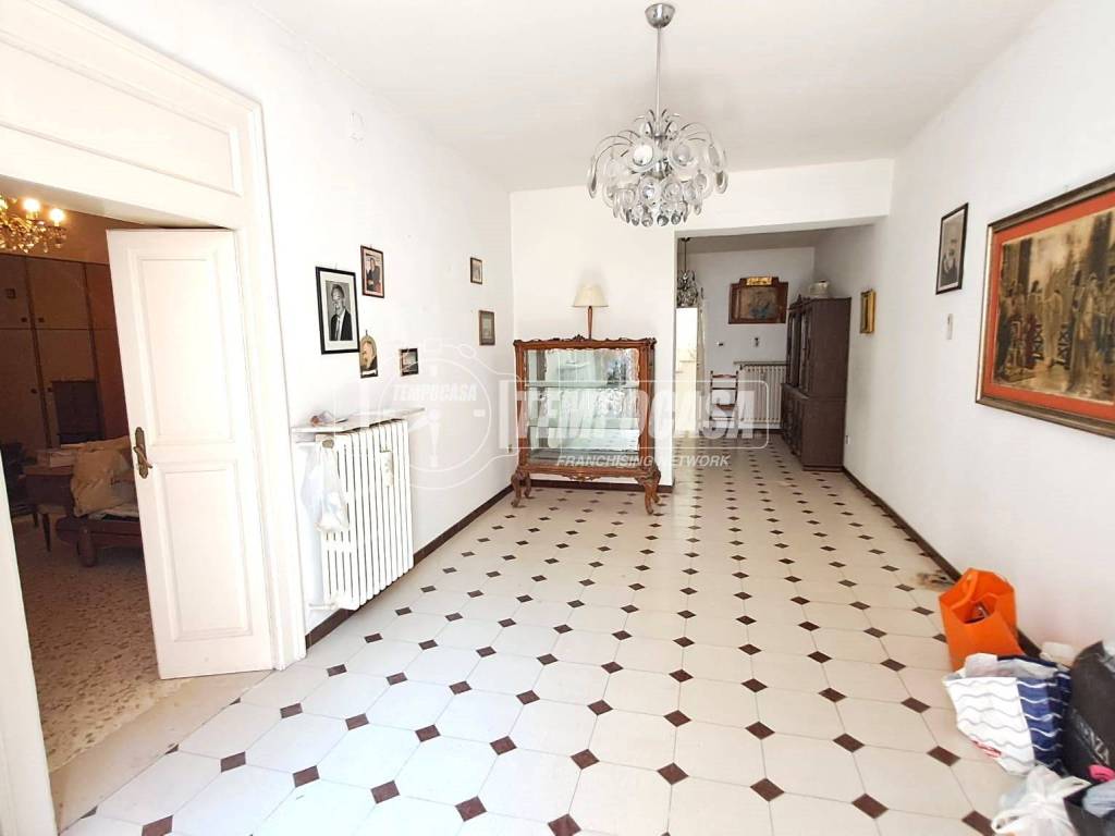 Casa indipendente a Adelfia in Vico Via Ettore Carafa 24 - Foto 2