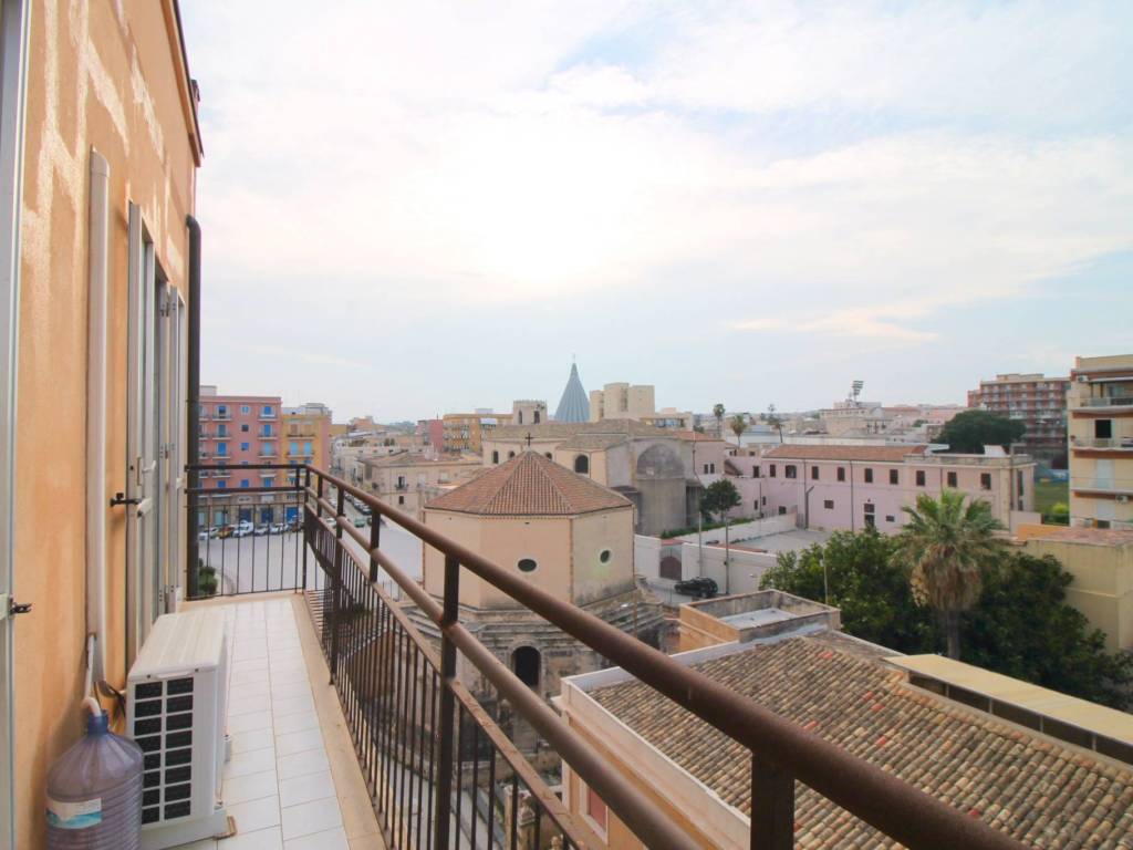 Appartamento a Siracusa in Via Fratelli Sollecito - Foto 2