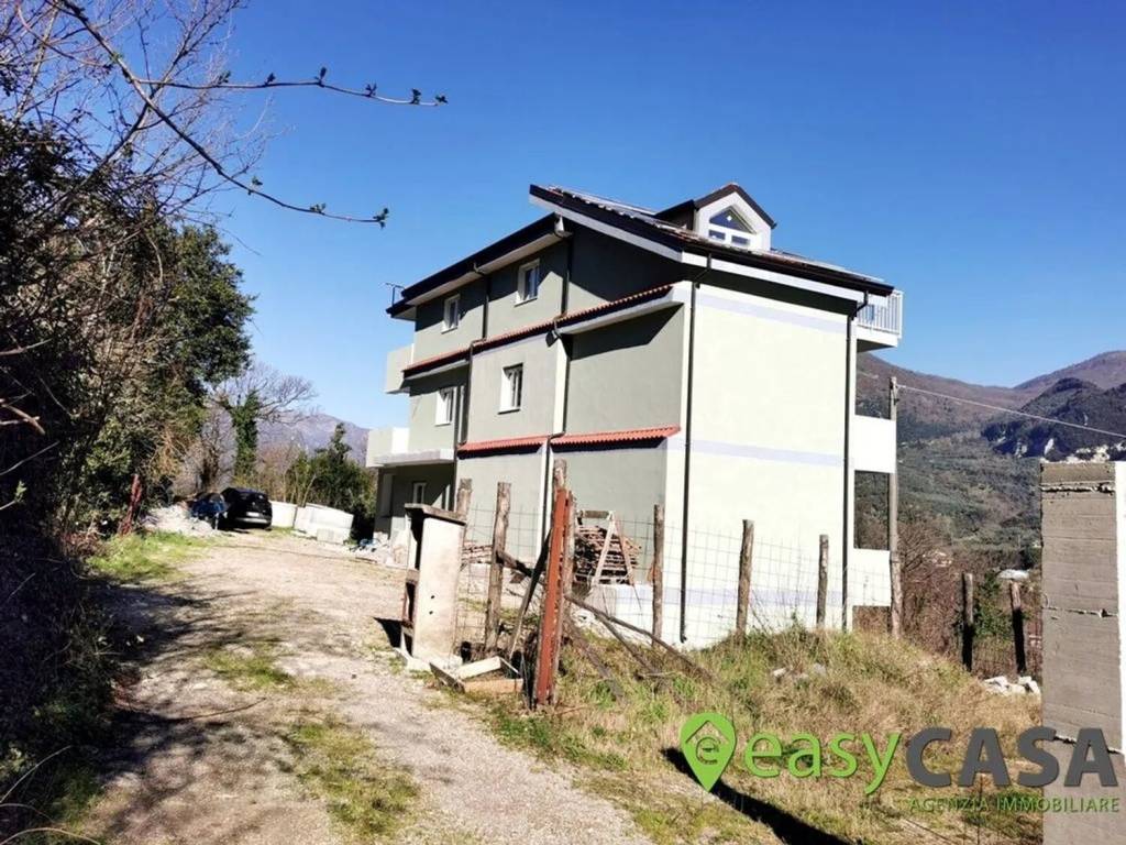 Villa a Montecorvino rovella in Strada Comunale Montecorvino Occiano S.N.C. - Foto 2