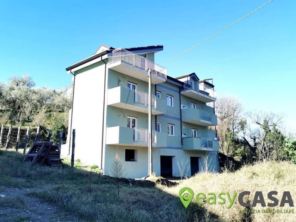 Villa a Montecorvino rovella in Strada Comunale Montecorvino Occiano S.N.C. - Foto 3