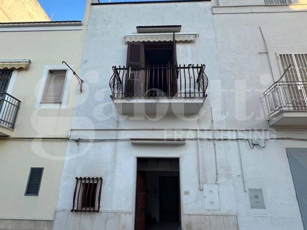 Casa indipendente a Canosa di puglia in Via Carlo Alberto, 166 - Foto 2