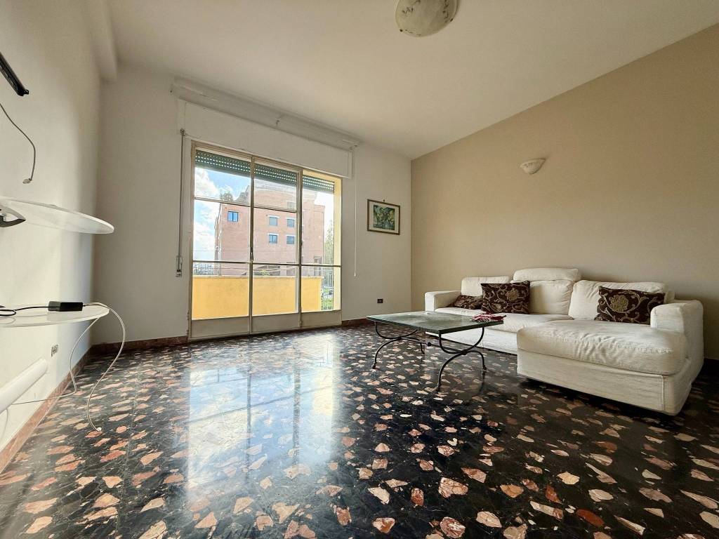 Appartamento a Civitanova marche in Via Edmondo De Amicis, 95 - Foto 2