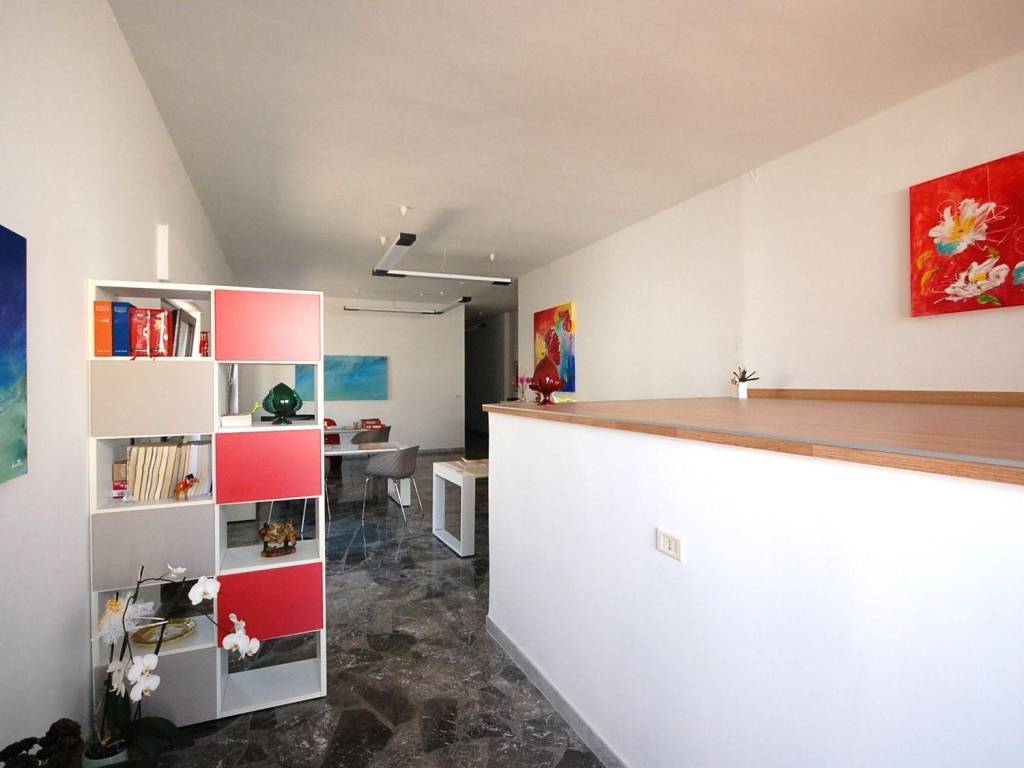 Palazzo / stabile a Veglie in Via Giosuè Carducci, N. 25 - Foto 4