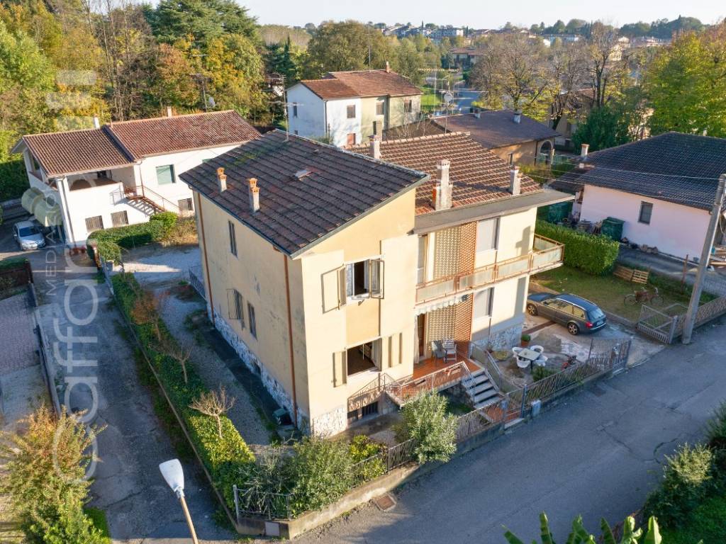 Villa a Volta mantovana in Via Risorgimento, 75 - Foto 2