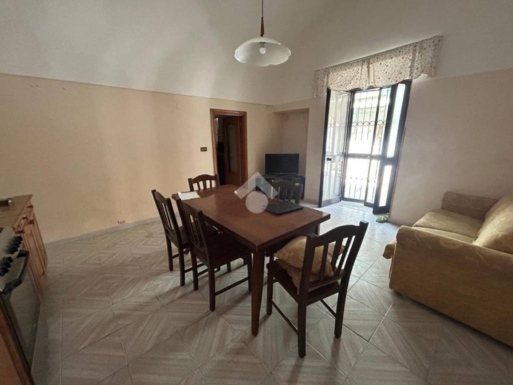 Appartamento a Barletta in Via Beniamino De Francesco - Foto 3
