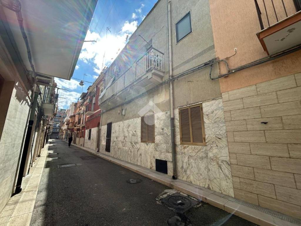 Appartamento a Barletta in Via Beniamino De Francesco - Foto 5