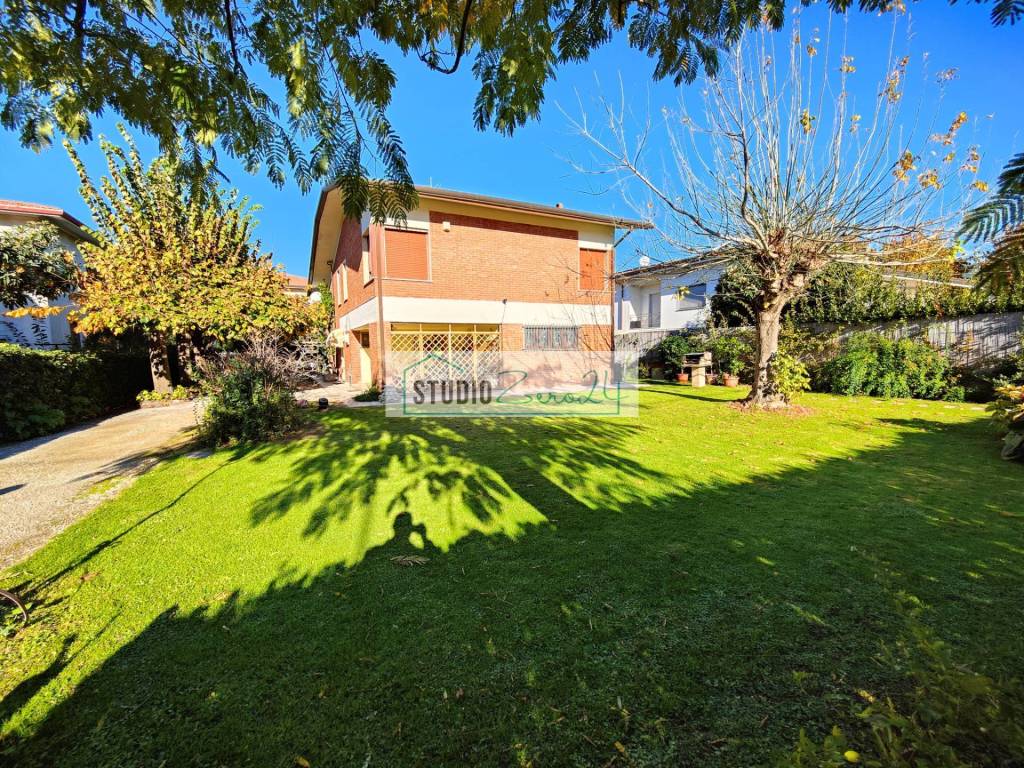 Villa a Forte dei marmi in Via Don Giovanni Minzoni - Foto 1