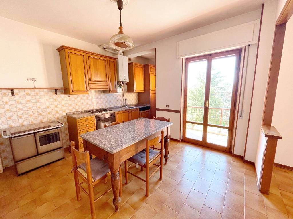 Appartamento a Gubbio in Piazzale Aldo Capitini - Foto 5