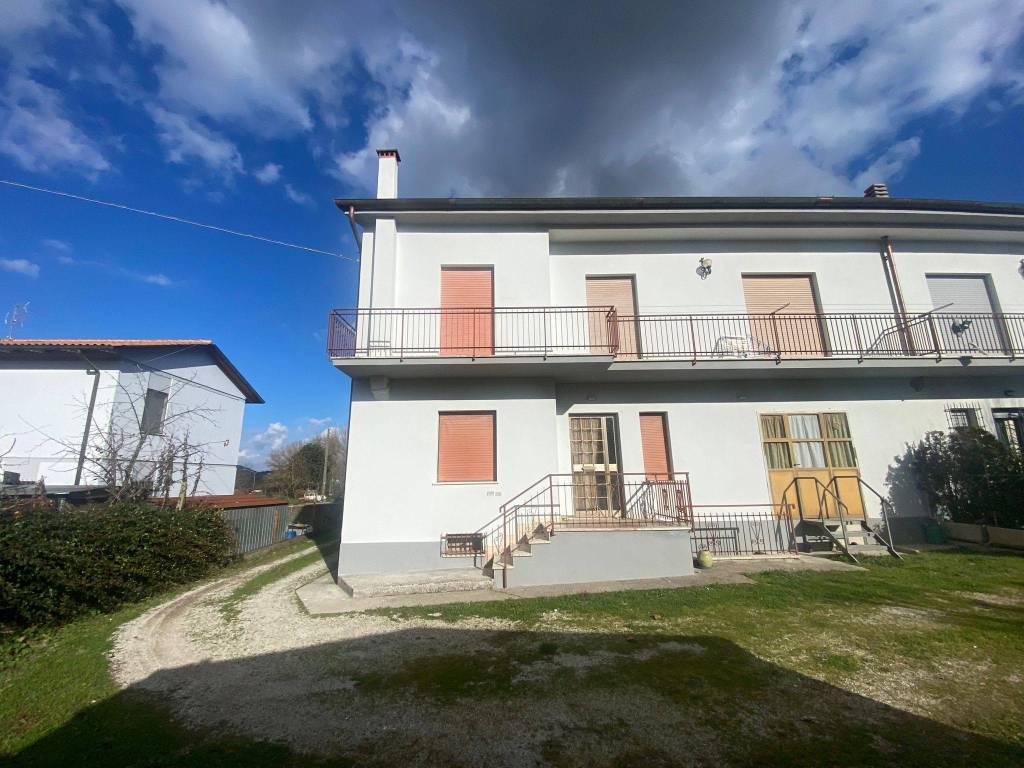 Casa indipendente a Umbertide in Via Magellano, 48 - Foto 3