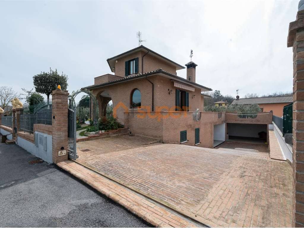 Villa a Castiglione del lago in Via dei Tigli - Foto 4