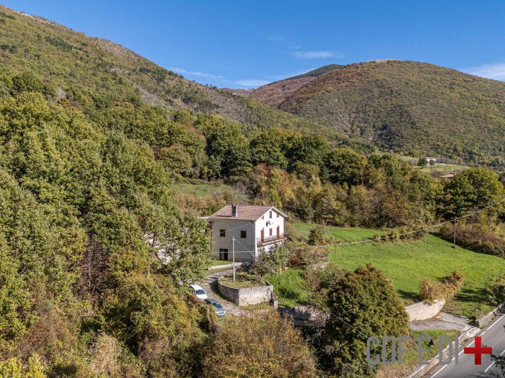 Appartamento a Antrodoco in Strada Statale dell'Appennino Abruzzese e App.Sannitico - Foto 3