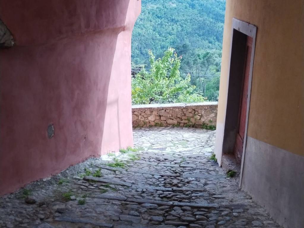 Appartamento a Vezzano ligure in Via Roma-Valeriano, 104 - Foto 3