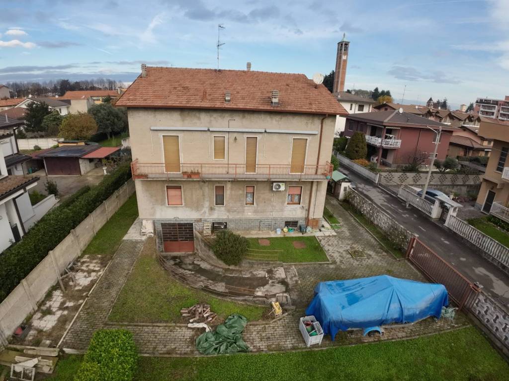 Appartamento a Caronno pertusella in Vicolo Gradisca, 51 - Foto 2