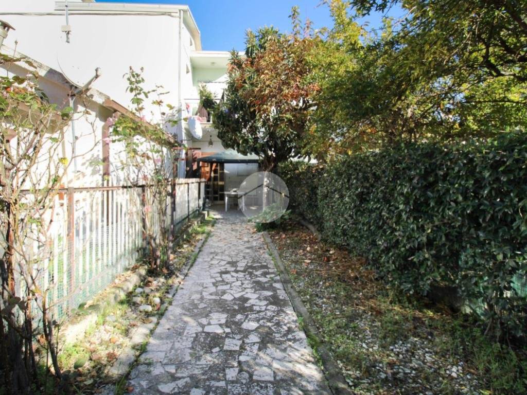 Appartamento a Pineto in Via Vomano Vecchio, 40 - Foto 2