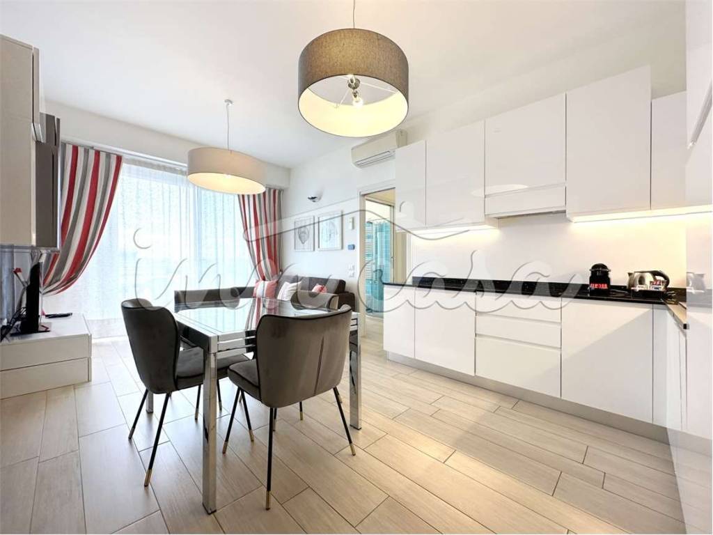 Appartamento a Riccione in Viale Milano, 9 - Foto 3