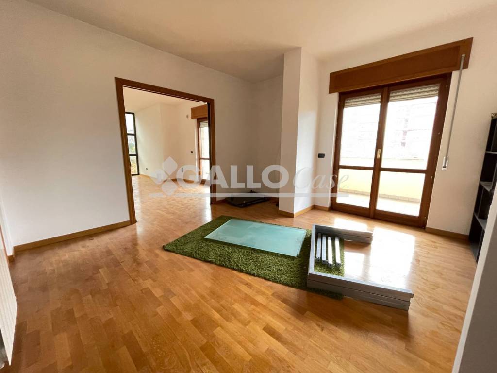 Appartamento a Cosenza in Viale Giacomo Mancini, 251 - Foto 2