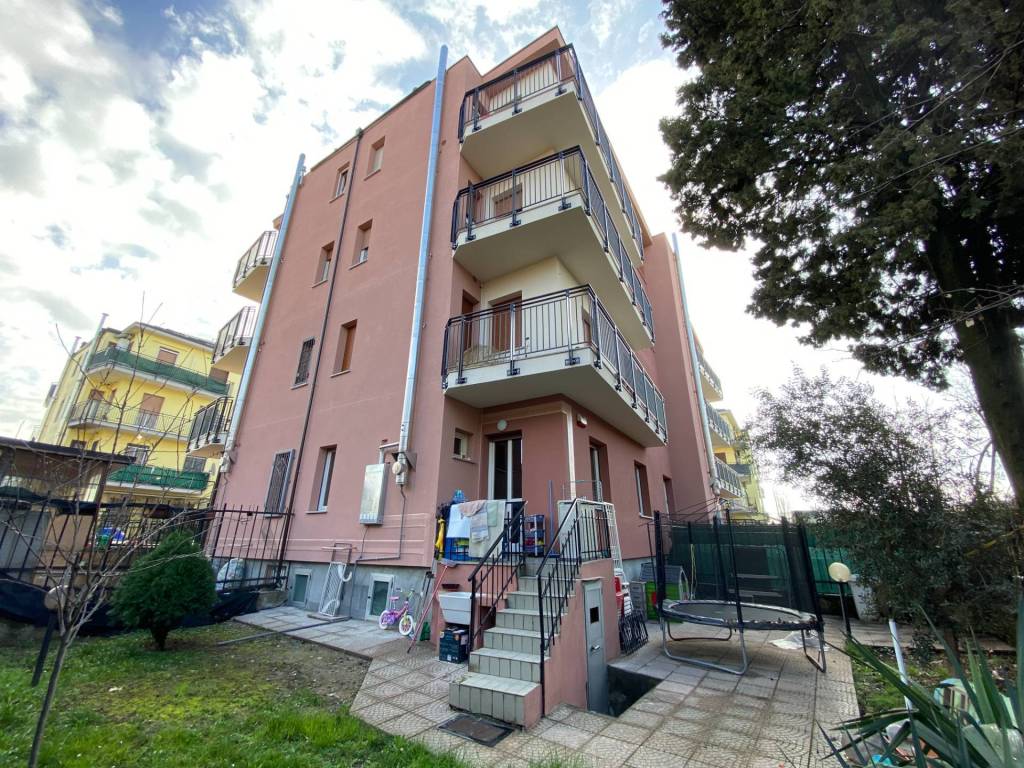 Appartamento a Cassina de' pecchi in via Villa Pompea, 27 - Foto 2