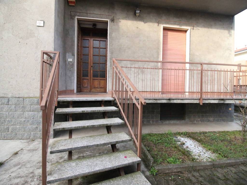 Appartamento a Caronno pertusella in Vicolo Gradisca, 51 - Foto 4