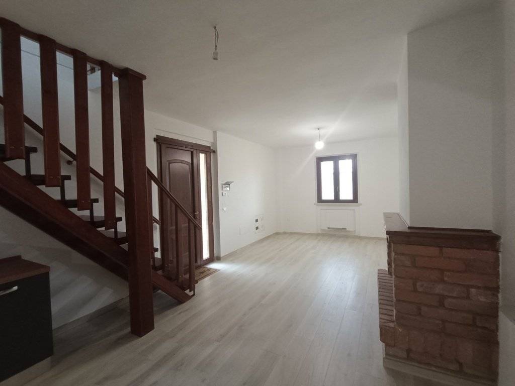 Casa indipendente a Castiglione del lago in Strada Statale Umbro Casentinese - Foto 4