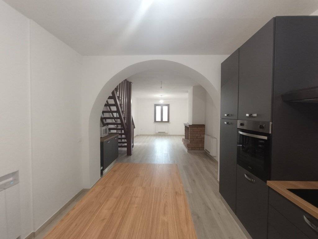 Casa indipendente a Castiglione del lago in Strada Statale Umbro Casentinese - Foto 5