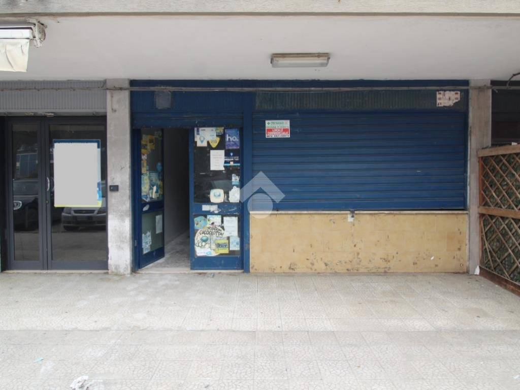 Box / garage a Brindisi in Piazza Raffaello, 7 - Foto 2