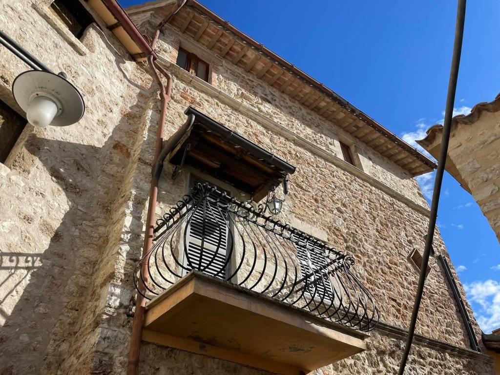 Appartamento a Cerreto di spoleto in Via del Castello - Foto 2