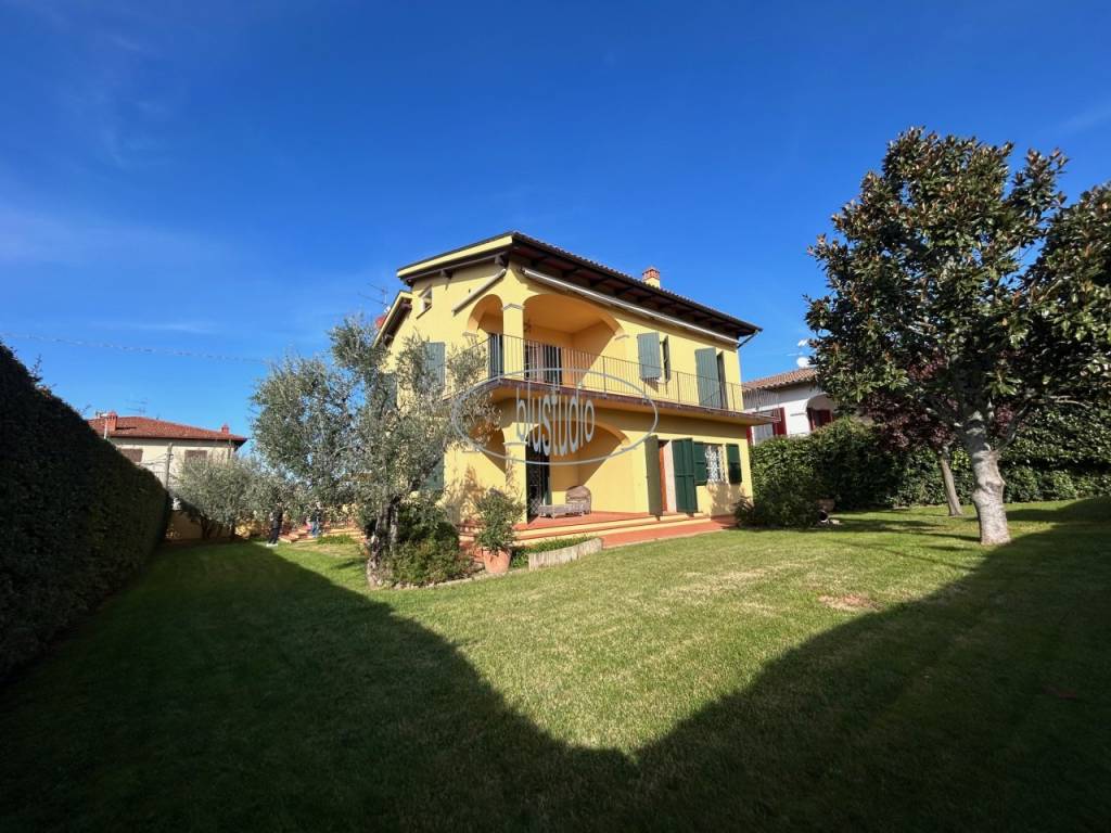 Villa a Castelfranco piandisco in Viale Alcide De Gasperi, 28 - Foto 3